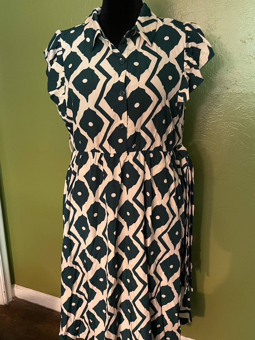 BloomChic Green and Cream Geometric Midi Dress